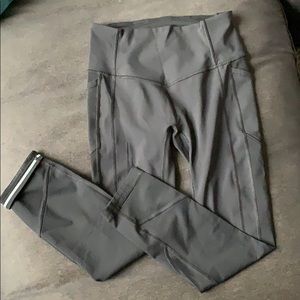 Lululemon All the Right Places Capri size 6 black